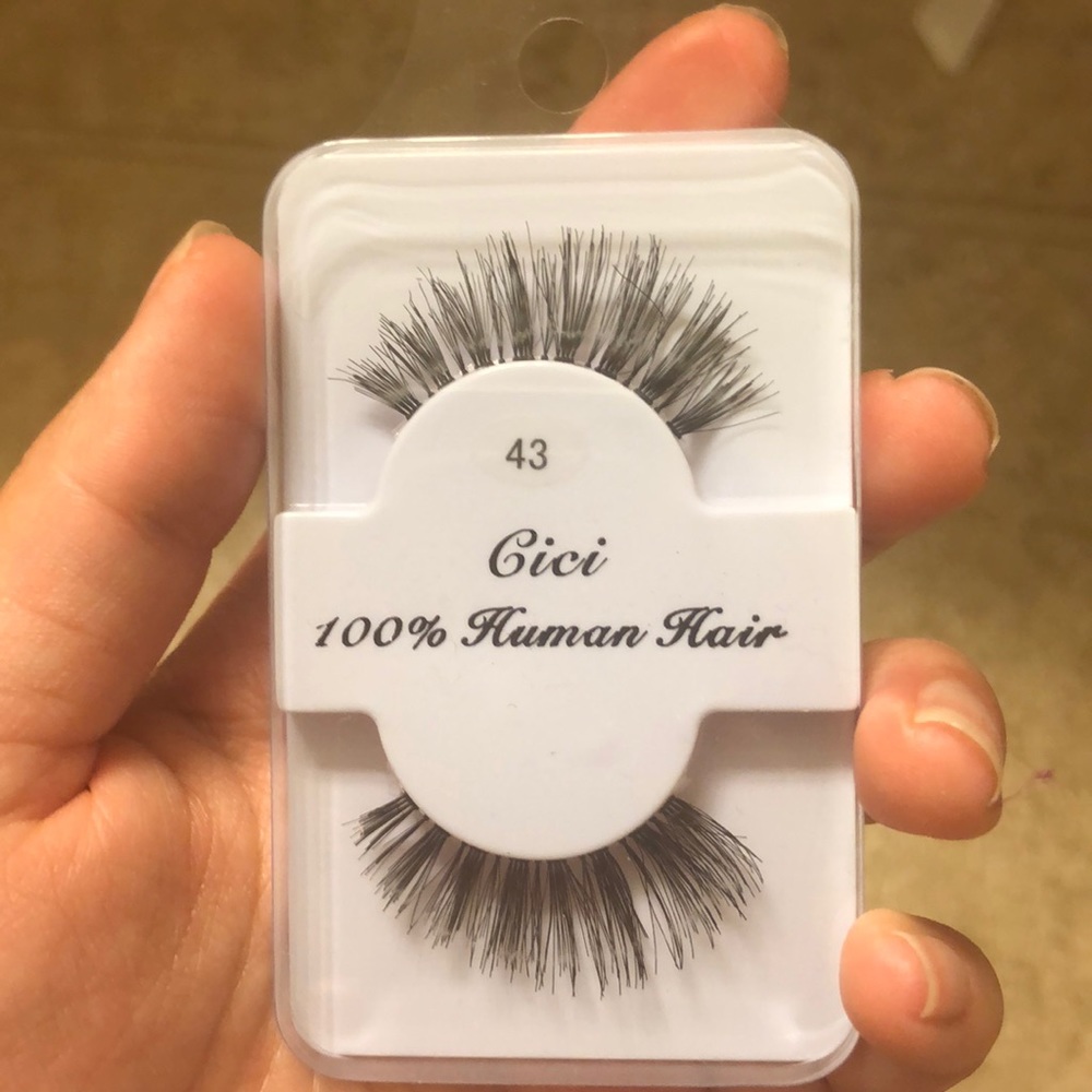 BRAND NEW LASHES